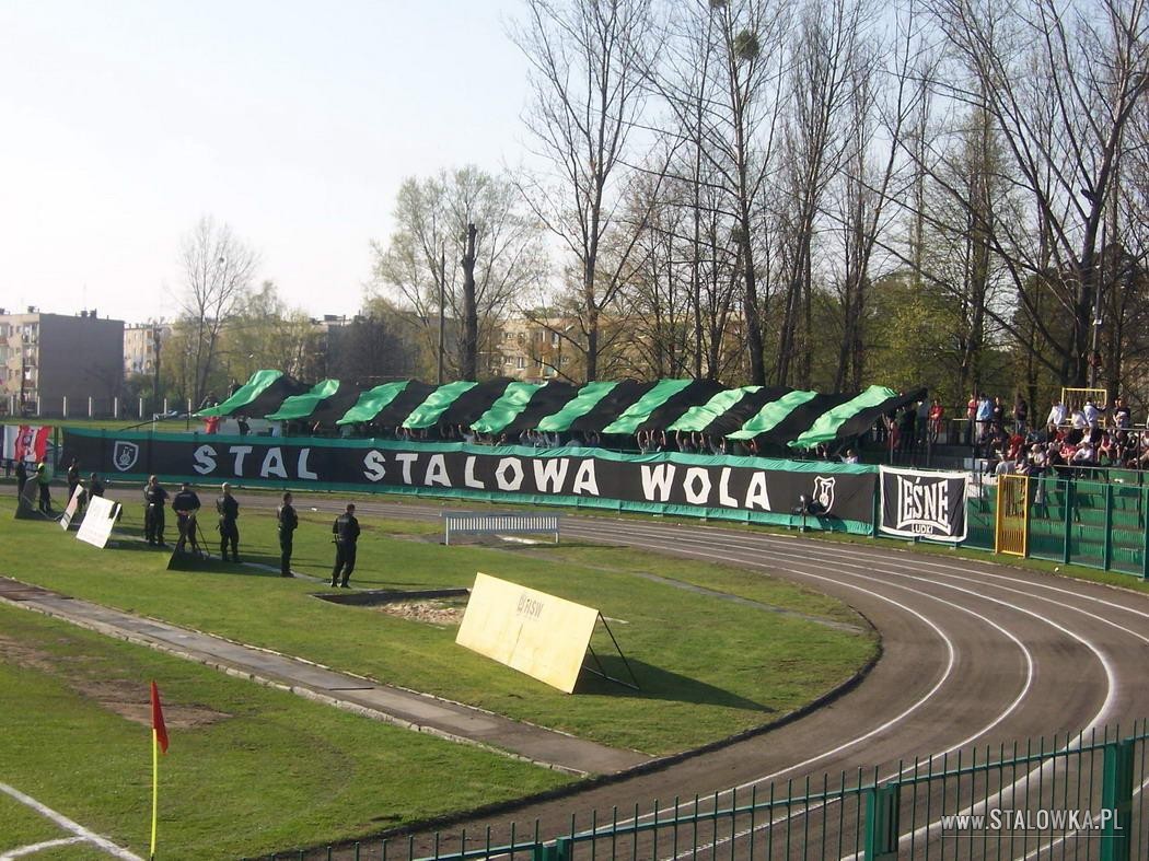 Stal Stalowa Wola - Hutnik Kraków (2005-04-30)